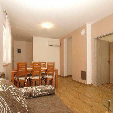 4 Stars Apartments-Pikula Fažana Εξωτερικό φωτογραφία