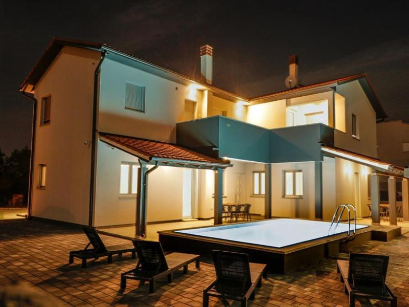 4 Stars Apartments-Pikula Fažana Εξωτερικό φωτογραφία