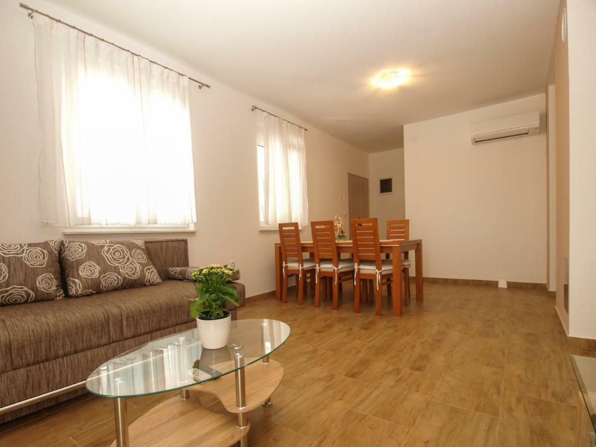 4 Stars Apartments-Pikula Fažana Εξωτερικό φωτογραφία