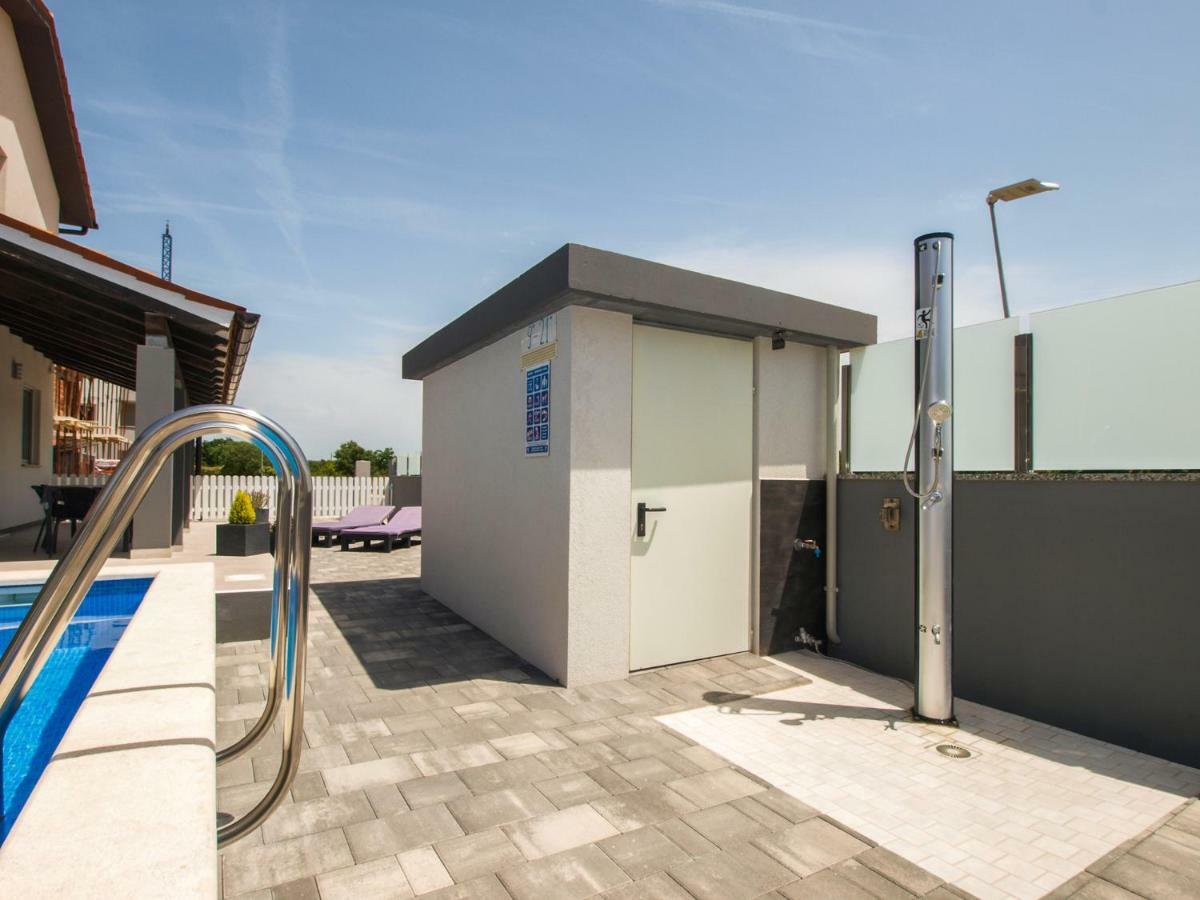 4 Stars Apartments-Pikula Fažana Εξωτερικό φωτογραφία