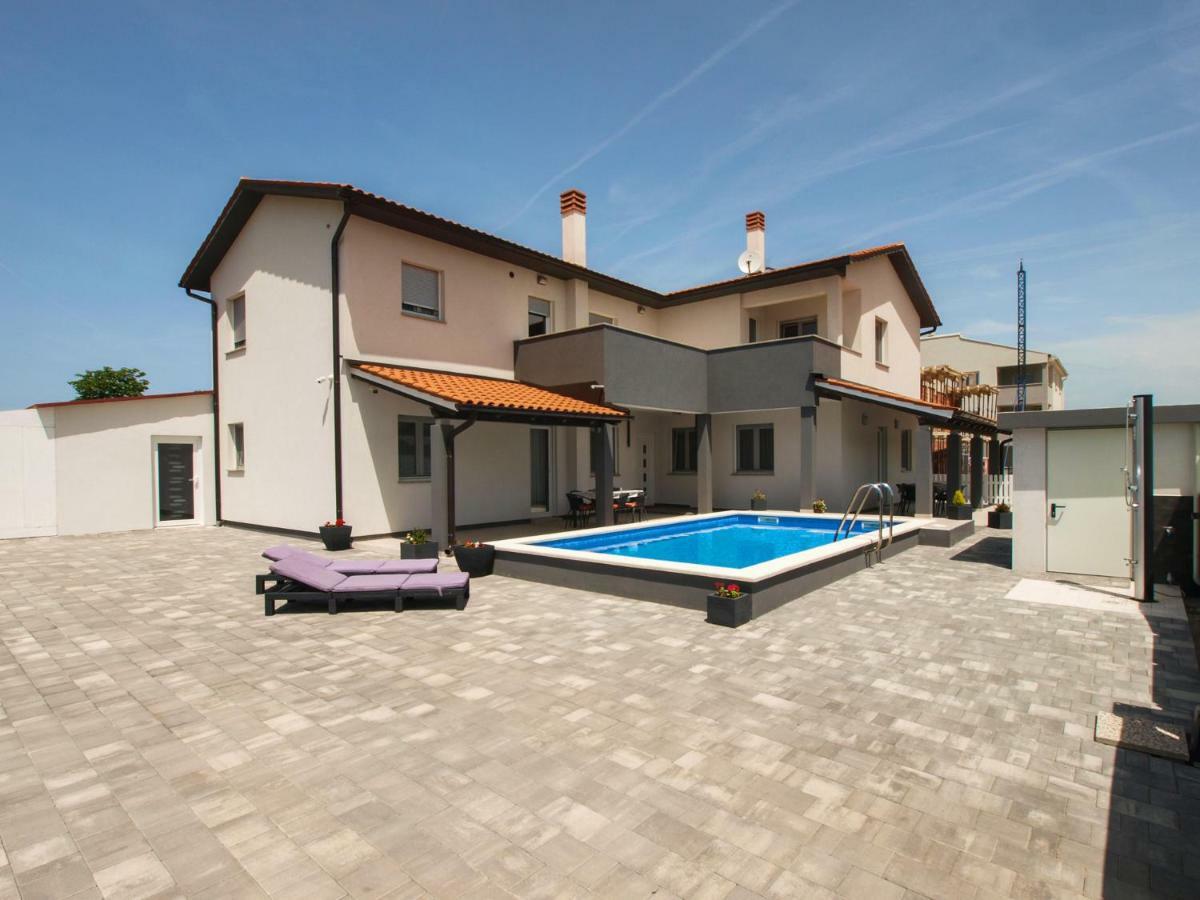 4 Stars Apartments-Pikula Fažana Εξωτερικό φωτογραφία