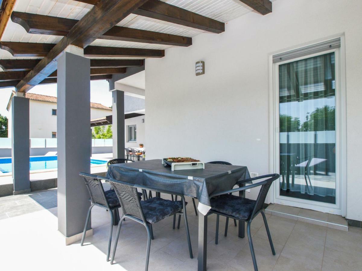4 Stars Apartments-Pikula Fažana Εξωτερικό φωτογραφία
