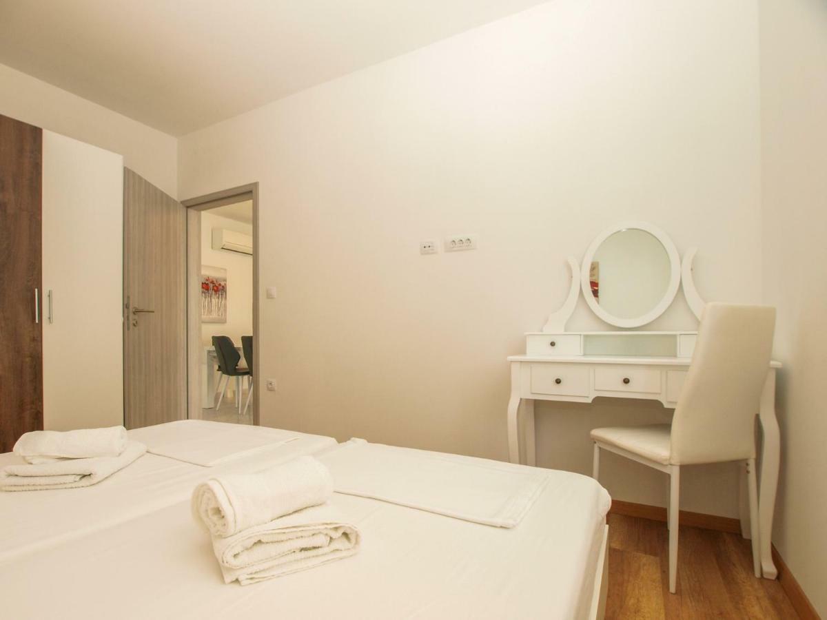 4 Stars Apartments-Pikula Fažana Εξωτερικό φωτογραφία