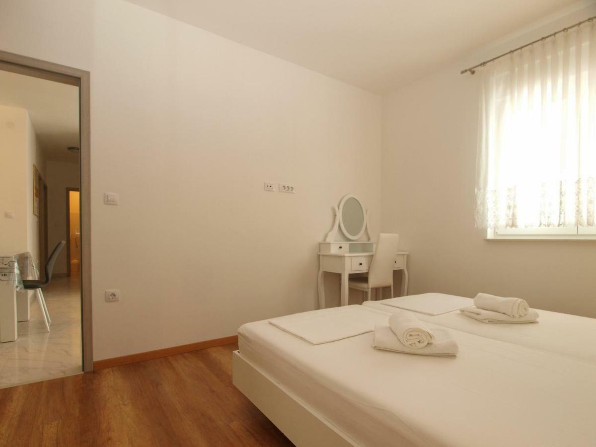 4 Stars Apartments-Pikula Fažana Εξωτερικό φωτογραφία