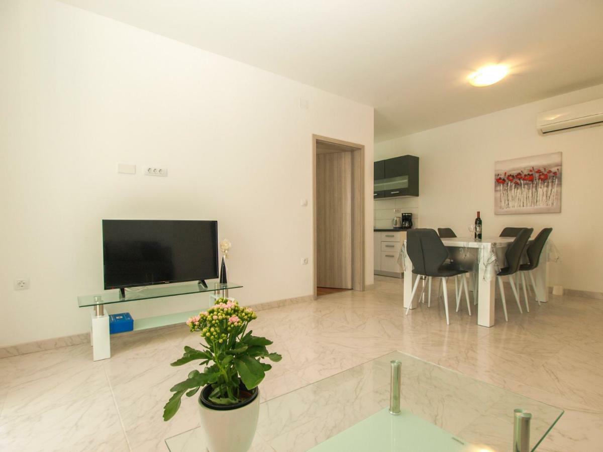 4 Stars Apartments-Pikula Fažana Εξωτερικό φωτογραφία