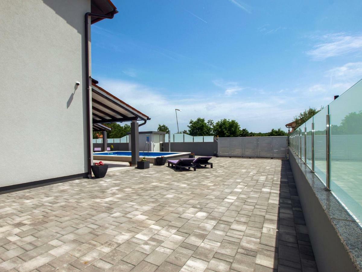 4 Stars Apartments-Pikula Fažana Εξωτερικό φωτογραφία