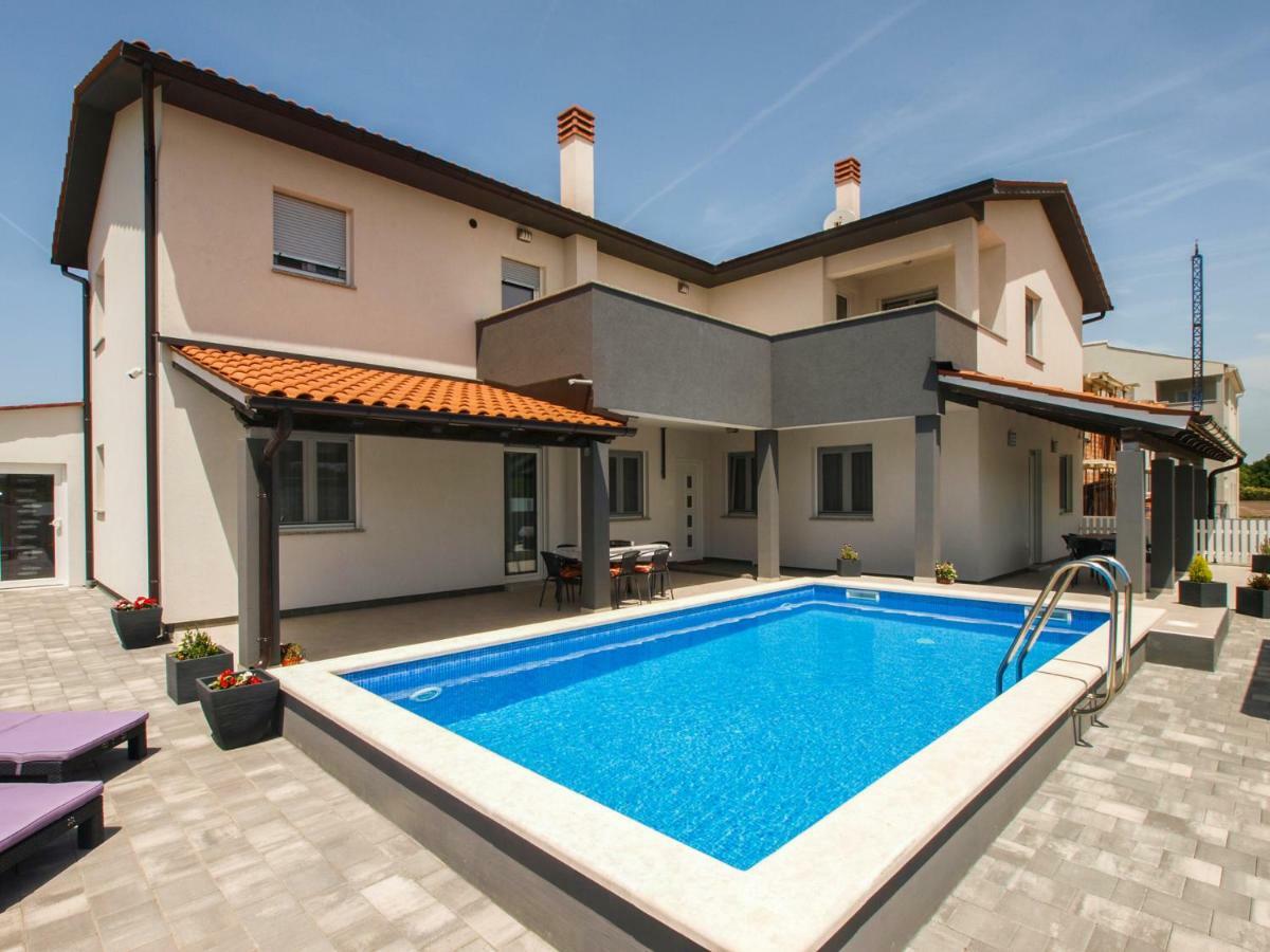 4 Stars Apartments-Pikula Fažana Εξωτερικό φωτογραφία