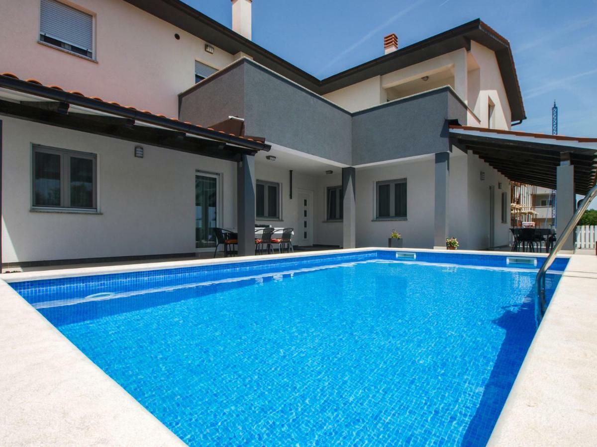 4 Stars Apartments-Pikula Fažana Εξωτερικό φωτογραφία