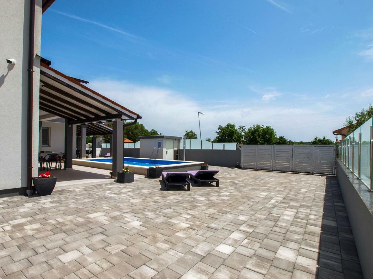 4 Stars Apartments-Pikula Fažana Εξωτερικό φωτογραφία