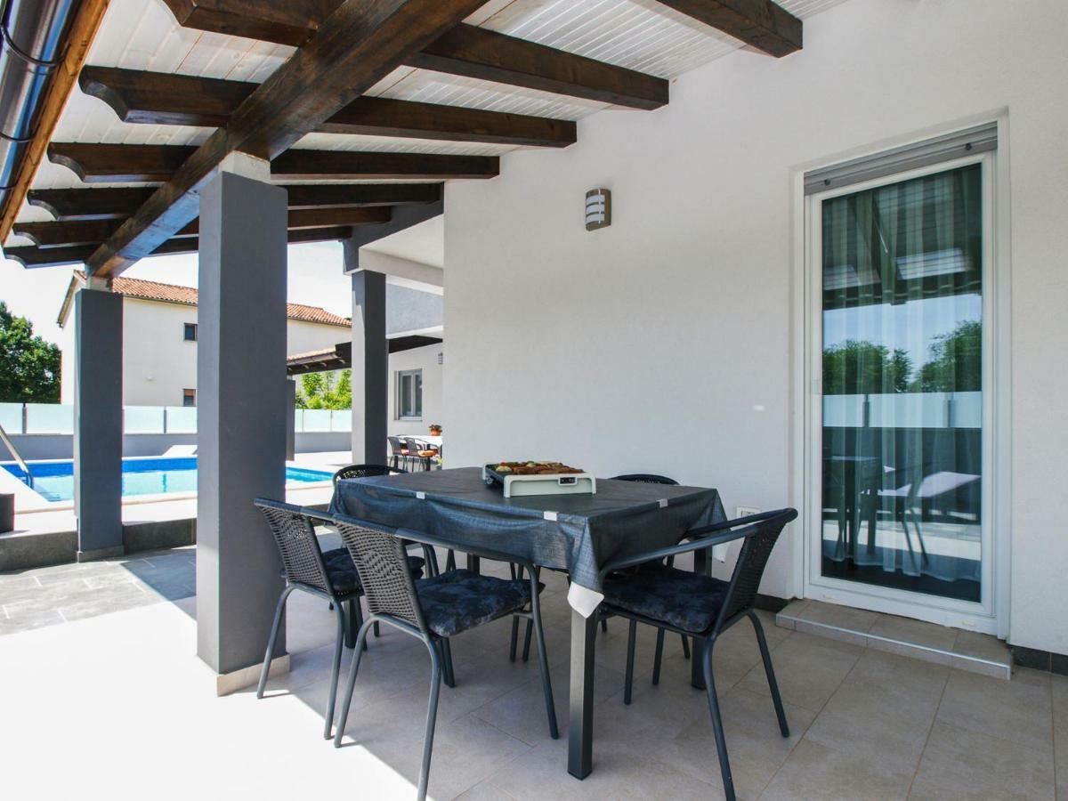 4 Stars Apartments-Pikula Fažana Εξωτερικό φωτογραφία